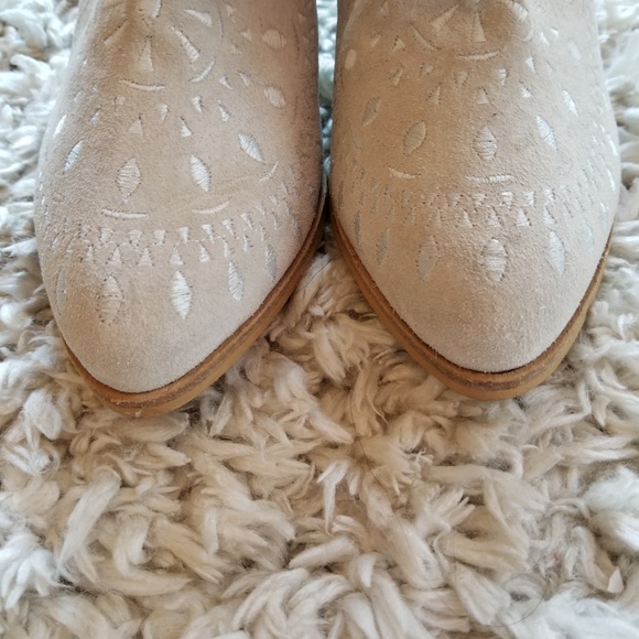 Matisse Springfield Embroidered Suede Bootie - Picture 5 of 8